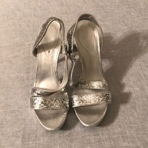💞Guess silver high heel sandals